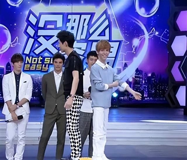 黄晓明身高对比图(谎报身高被拆穿的明星们)