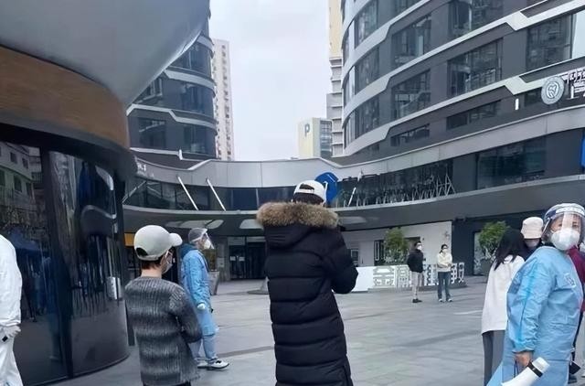 黄晓明身高对比图(谎报身高被拆穿的明星们)