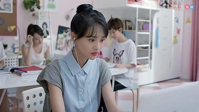 微微一笑很倾城:微微穿这件裙子,让二喜她们眼前一亮