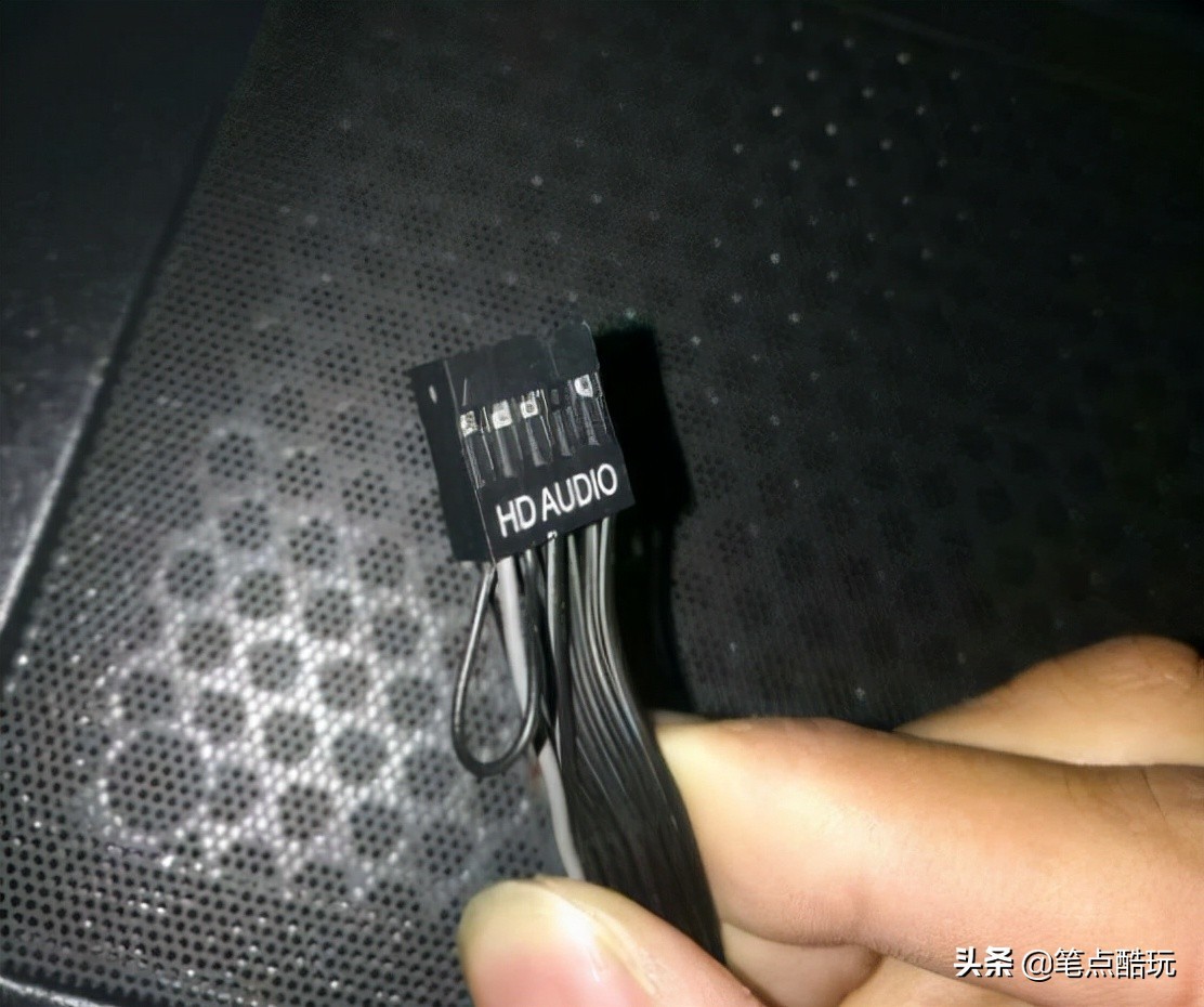 主机耳机孔没声音(电脑没有声音的3个解决方法)