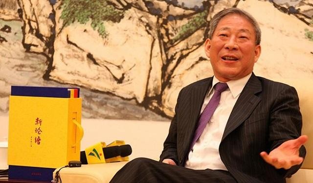 中国狂人严介和:娶学生、推平700座山,儿子接下千亿帝国