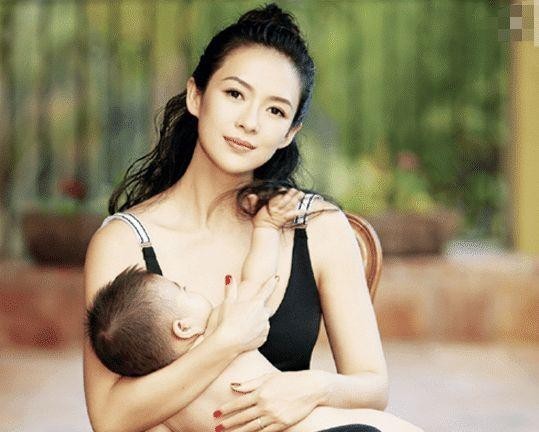 章子怡沙滩的照片(章子怡早期沙滩照爆光)