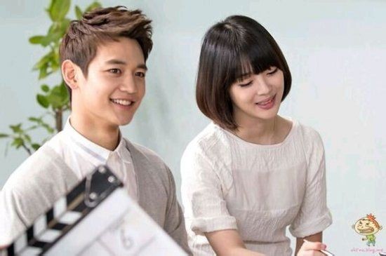 崔珉豪女友是崔雪莉吗 崔珉豪崔雪莉的婚纱照怎么回事