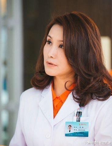 她是《重案六组》最美警花,嫁大23岁导演,如今整容失败面目全非