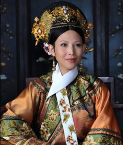 ​旗袍是哪个民族的传统服装(旗袍属于满族还是汉族)