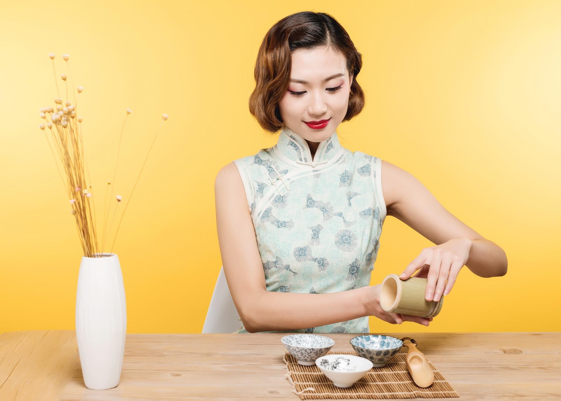 旗袍是哪个民族的传统服装(旗袍属于满族还是汉族)