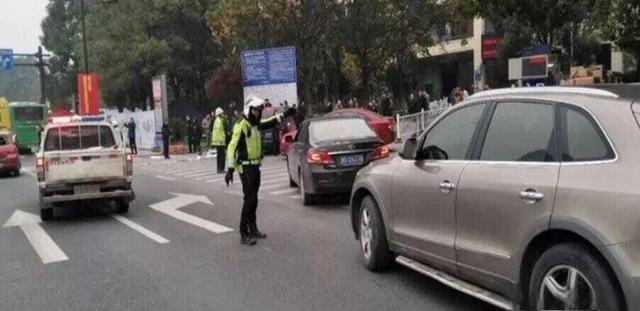 交通肇事逃逸怎么判刑和赔偿？汽车剐蹭肇事逃逸怎么赔偿-