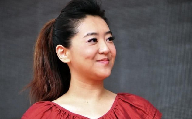 月亮姐姐个人资料简介 月亮姐姐的老公身份背景曝光