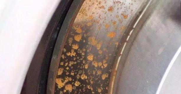 刹车盘生锈的原因和处理方法-