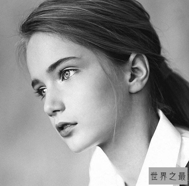 世界上最美的女模,仅仅九岁就把世人美呆了