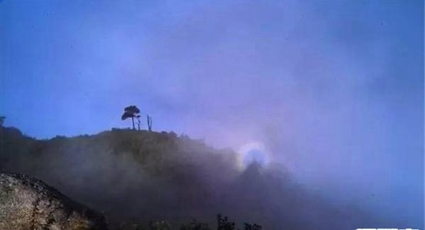 世界上有人拍到伟人,昆仑山拍到伟人照片(凭证)