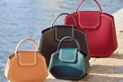 卡地亚珠宝盒包包多少钱 卡地亚全新首饰盒包包