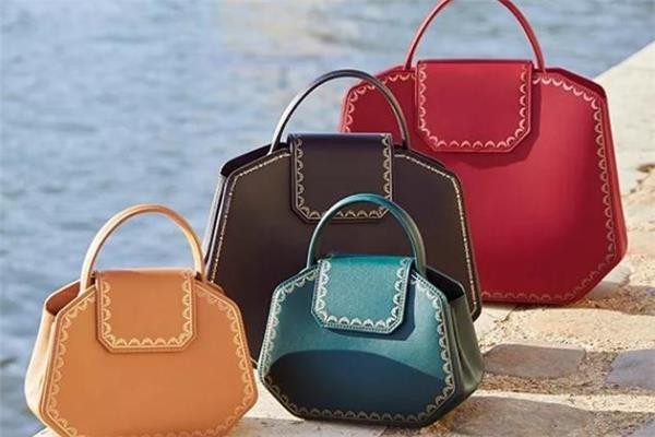 卡地亚珠宝盒包包多少钱 卡地亚全新首饰盒包包