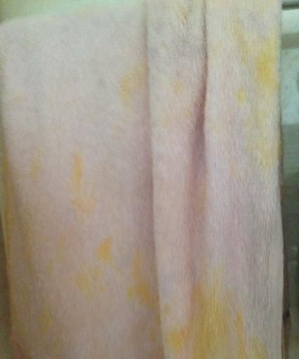 毛巾上出现黄色锈斑 什么原因 怎么办啊