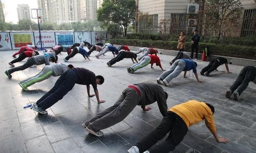 一次做多少俯卧撑最佳(一口气做多少俯卧撑才算优秀)(4)