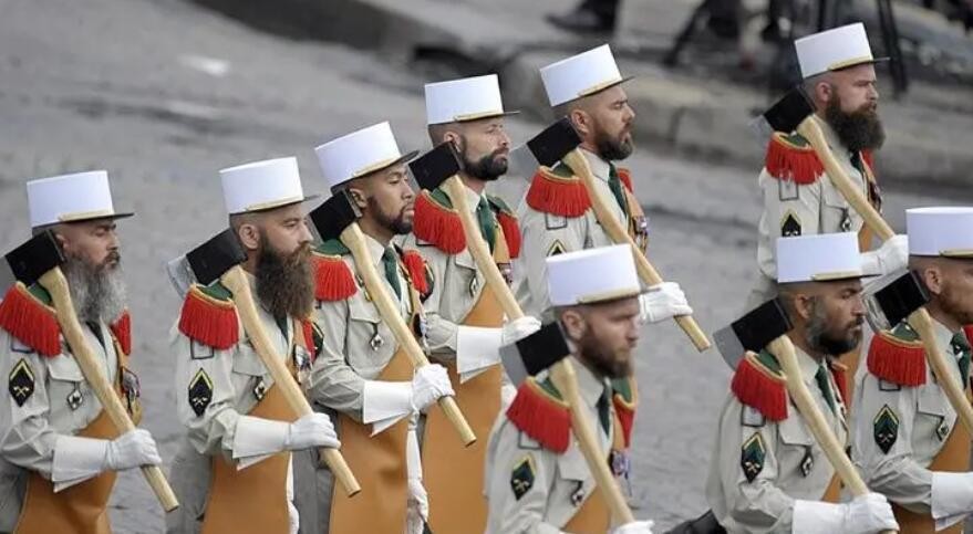 世界上最奇葩的阅兵式(盘点最搞笑的阅兵仪式)(2)_