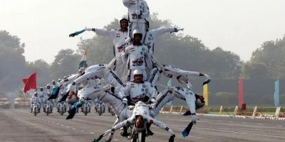 ​世界上最奇葩的阅兵式（盘点最搞笑的阅兵仪式）