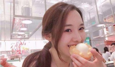 张鑫磊是不是张依依是一个人吗?