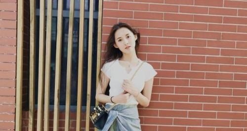 张鑫磊是不是张依依是一个人吗?