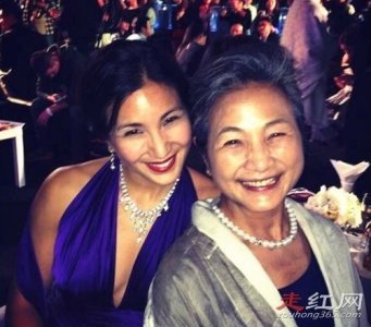 郑佩佩女儿惨死怎么回事 三女儿都活得好好的