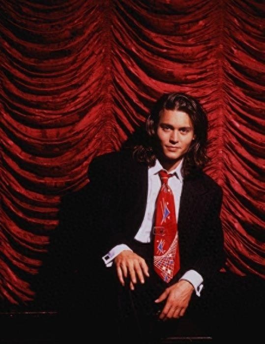 海盗船长约翰尼·德普年轻时的帅气老照片