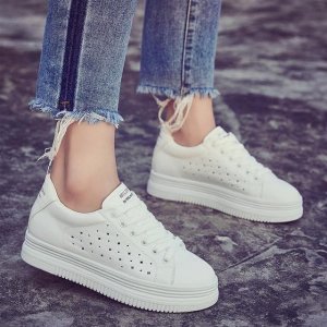 适合脚背高的鞋子(脚背高适合什么足球鞋)