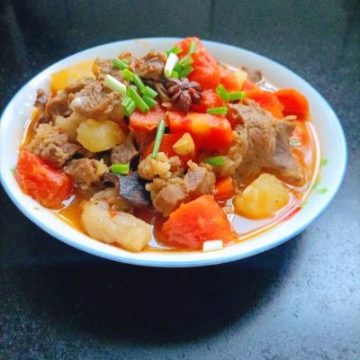 土豆炖牛肉家常做法（土豆胡萝卜炖牛肉最好吃的做法）