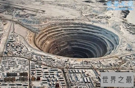 世界上最大的钻石坑,俄罗斯钻石坑(直径达56公里)