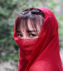 李子柒是不是做过夜场 李子柒背后有团队运作吗