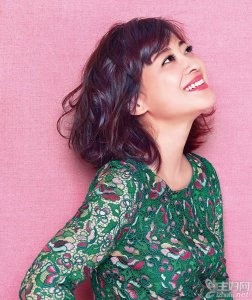 梅婷眼睛怎么那么黑 梅婷产后甜美照曝光