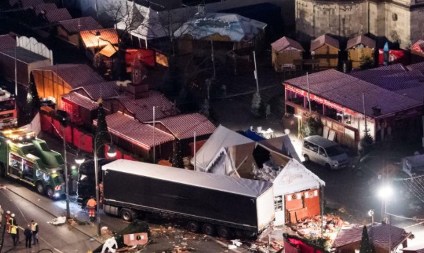 恐怖主义枪击事件(对人群进行了冲撞,导致12人死亡)(2)_