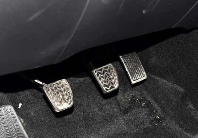 ​拉线油门和电子油门哪个好