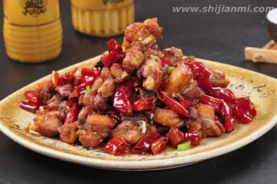 ​中国传统四大菜系：国外的中国餐馆多为粤菜(广东华侨多)