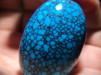 看好了,真正的乌兰花绿松石是这样的