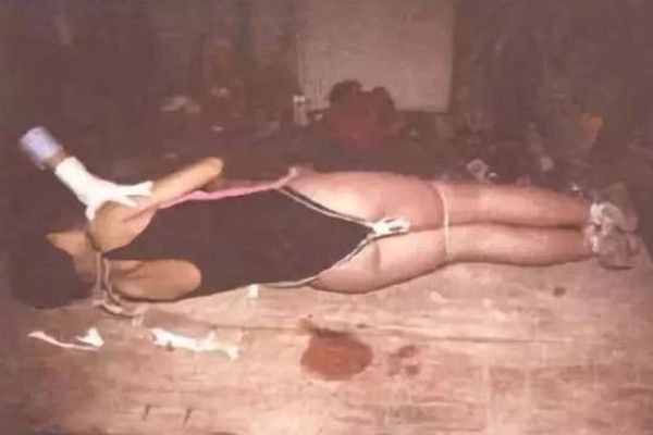 震惊全国的红衣小男孩事件,死状极其诡异(警方断定为自杀)