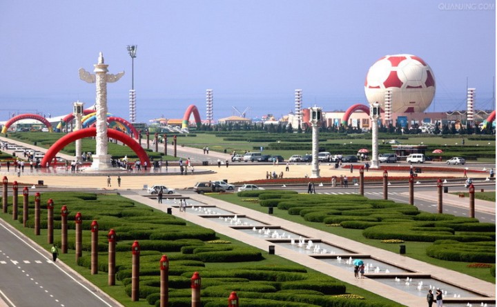 世界上最大的广场是(有天安门广场4个大)