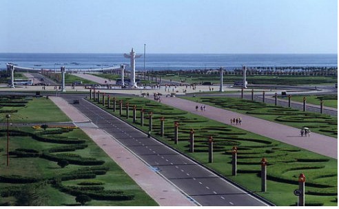 世界上最大的广场是(有天安门广场4个大)