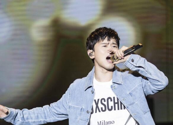 张杰唱自己是歌手哪一集