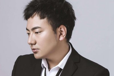 ​月亮月亮你别睡迷离的人他已酒醉是什么歌，没有过尘世歌曲引见