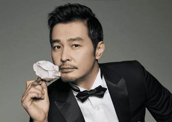 最不该被遗忘的男演员,为混血妻子15年不火,现儿子曝光成红人