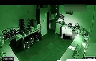 ​牛人用监控器拍下了自己公司办公室深更半夜发生的诡异事件