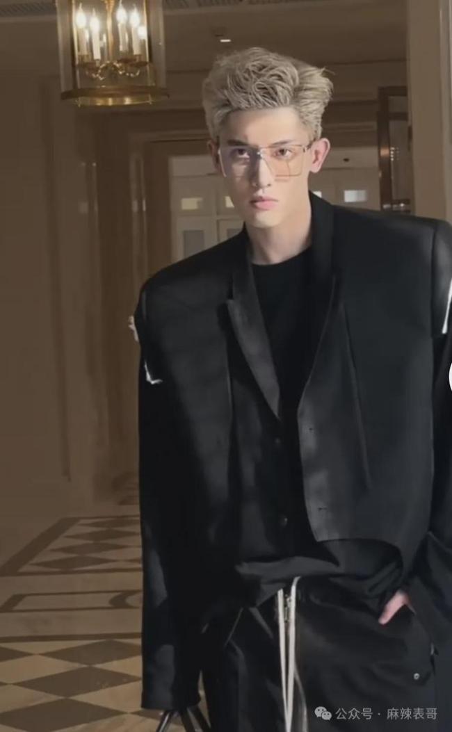 千万网红的出轨瓜里的三个人,都挺颠…