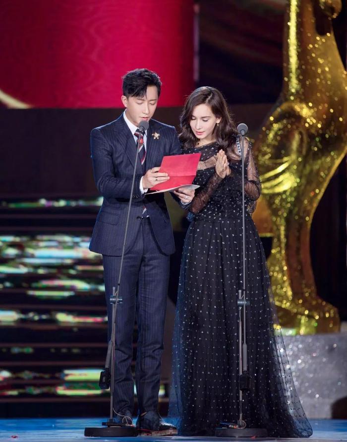 韩庚34岁生日当天公布恋情,认爱《战狼2》女主卢靖姗