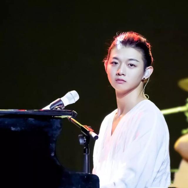 霍尊事件对他本人的影响有多大(走到今天的结局该怪谁呢)(25)