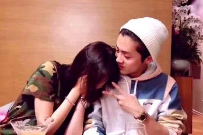 关晓彤鹿晗分手了没有 网络暴力一直在欺负他们