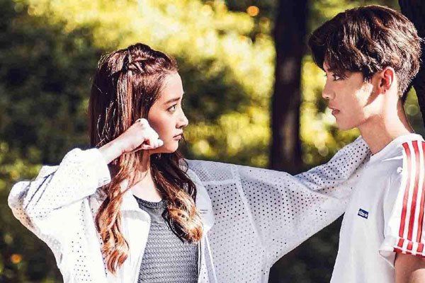 关晓彤鹿晗分手了没有 网络暴力一直在欺负他们