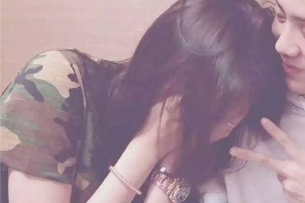 关晓彤鹿晗分手了没有 网络暴力一直在欺负他们