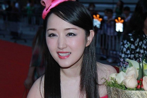 杨钰莹年龄和个人资料 湖南卫视力捧杨钰莹的原因