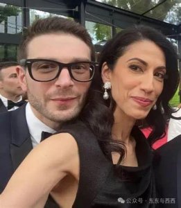 她二婚嫁小9岁的金融大鳄继承人,执掌250亿美元!