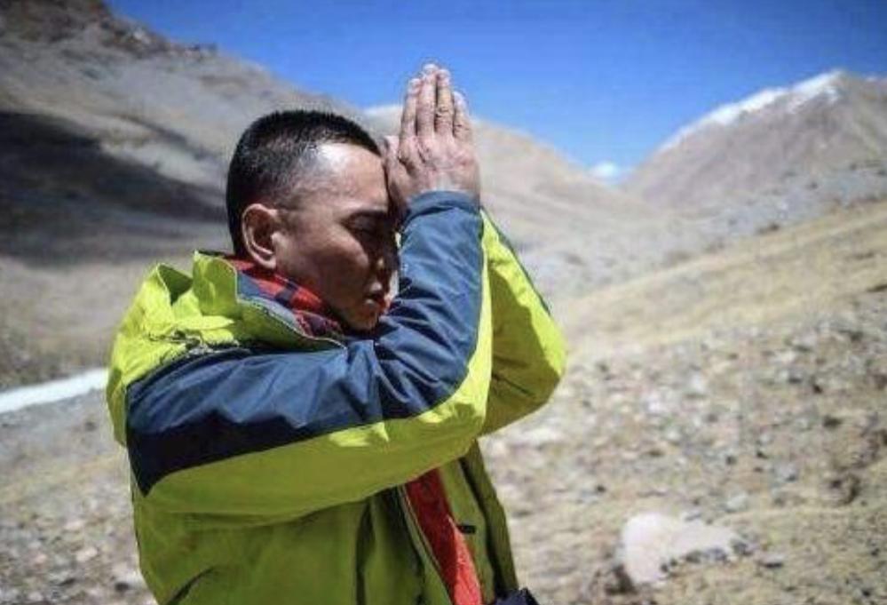 李湘前夫是谁(李湘前夫李厚霖暴瘦露面,脸颊凹陷胡子变白,皈依佛门多年未再婚)